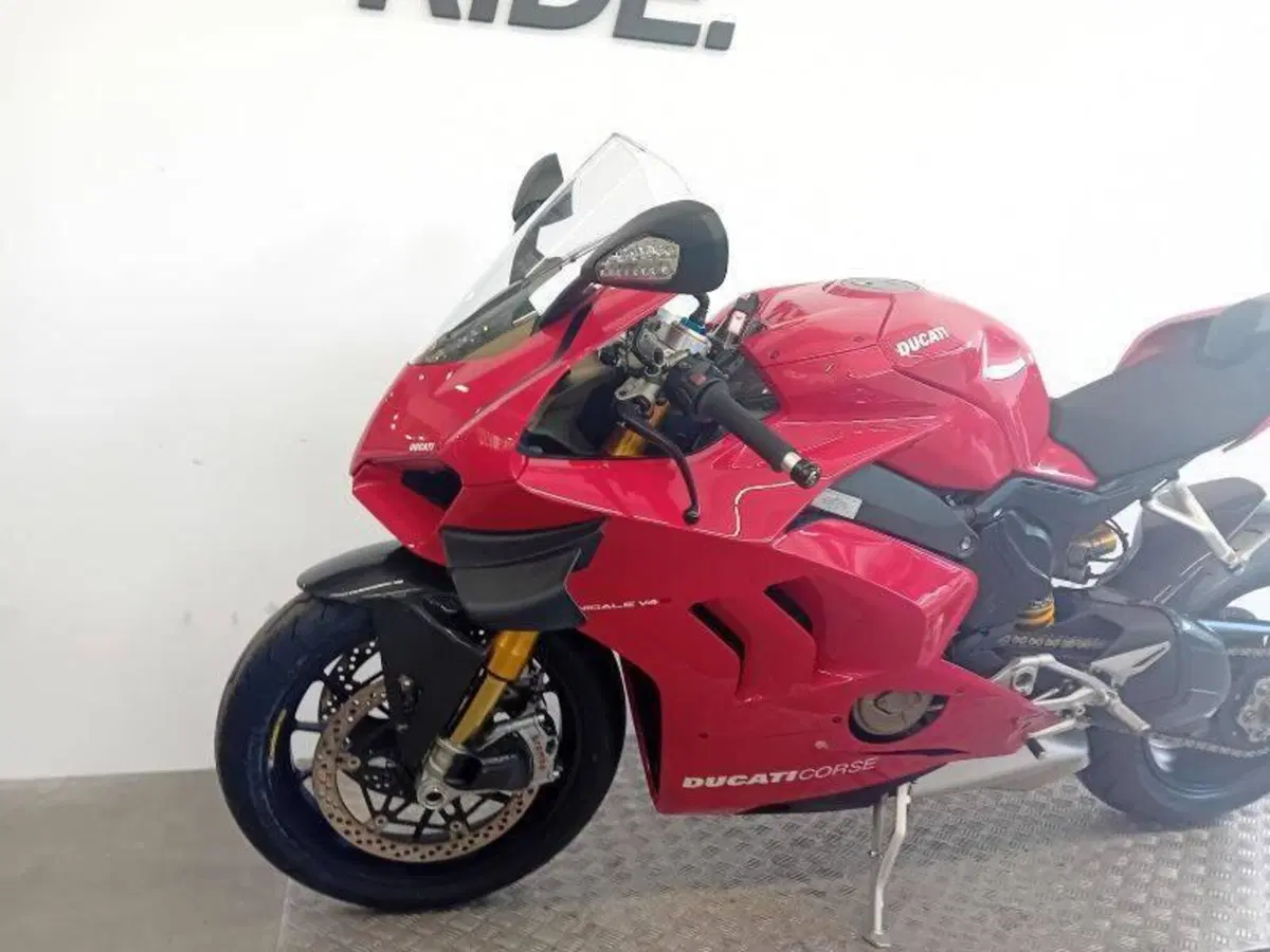 Ducati Panigale V4 S (2022 - 24) (4)