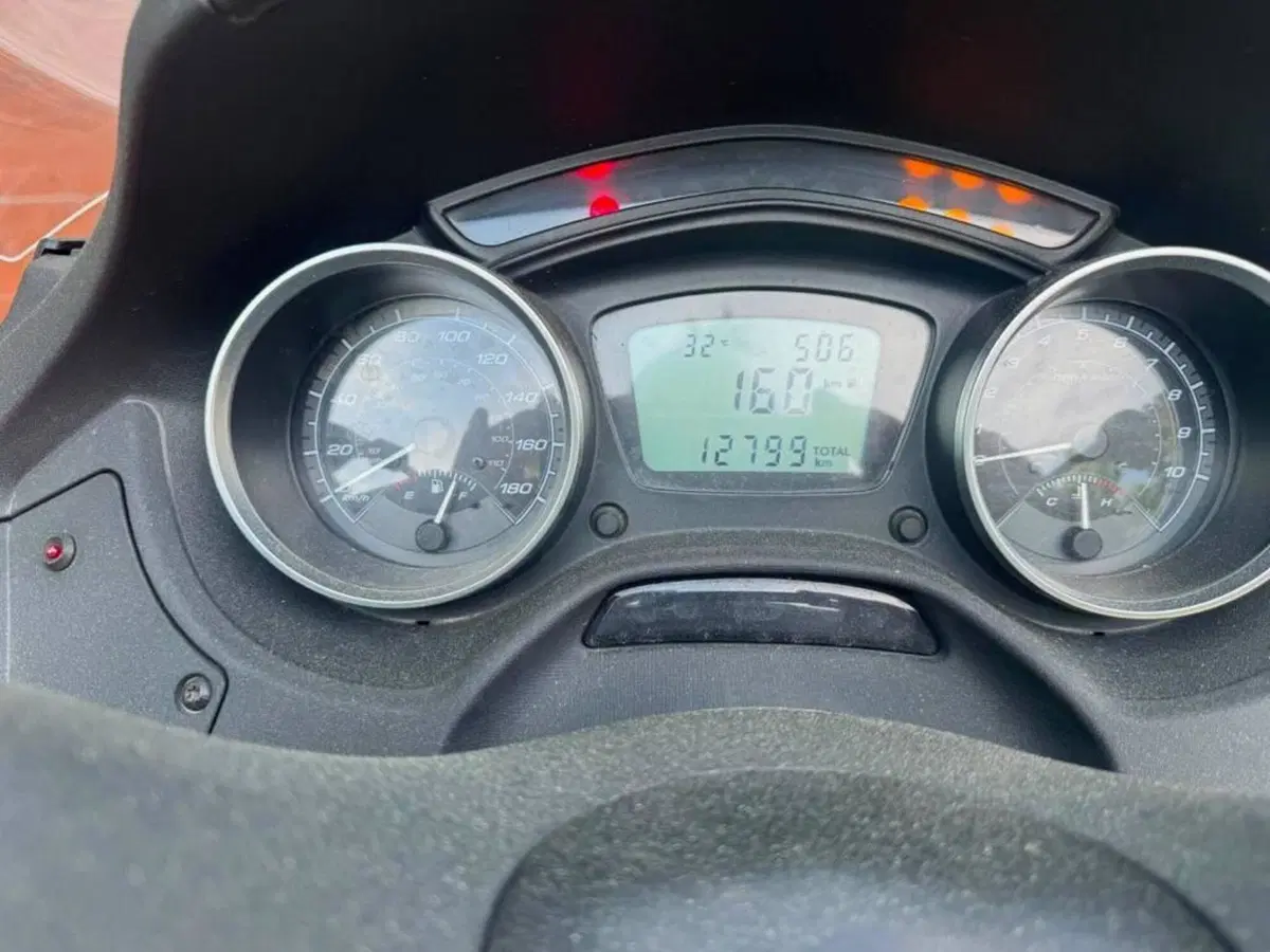 Piaggio Mp3 350 ie ABS (2018 - 19) (5)