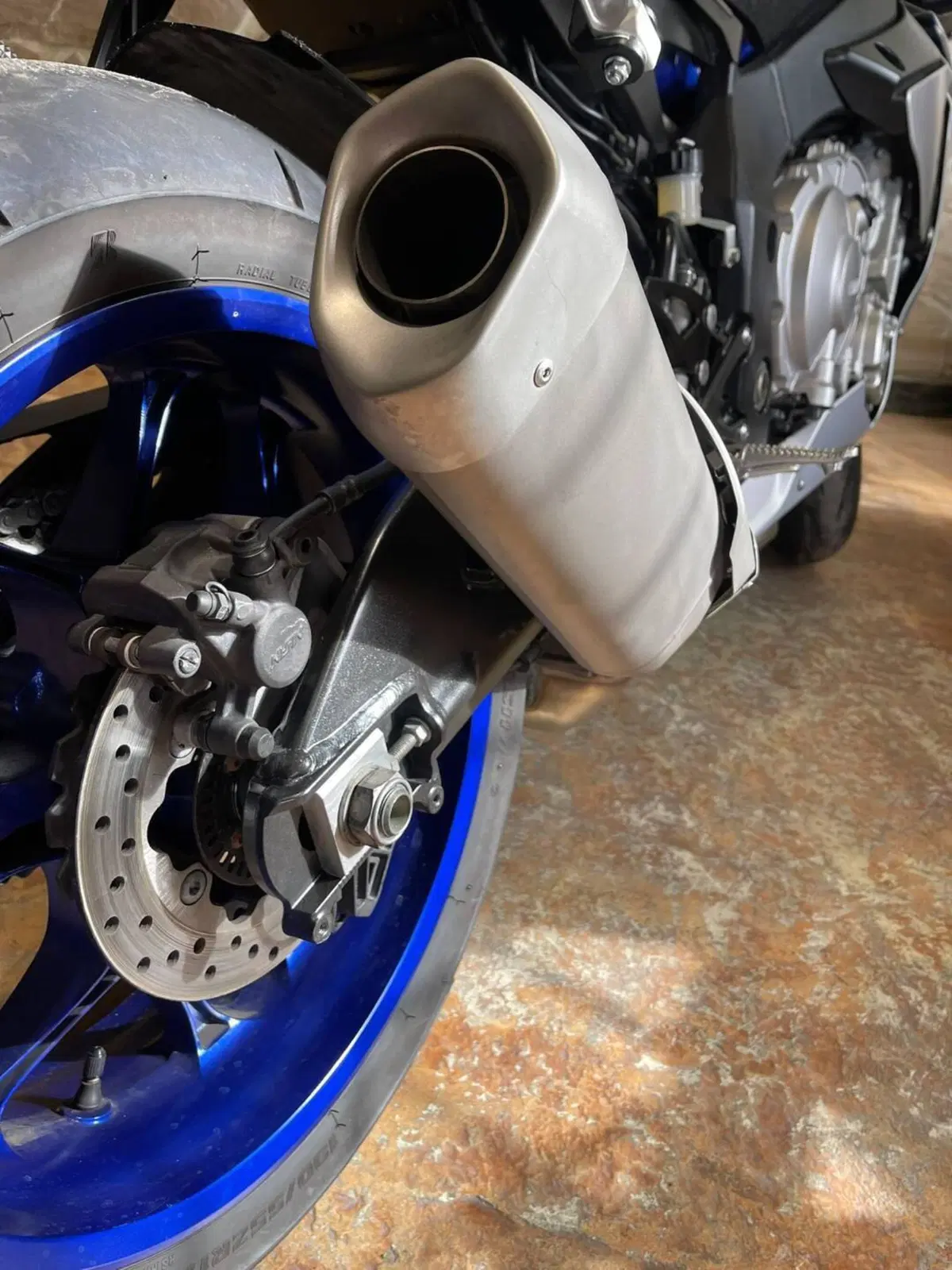 Yamaha YZF R1 (2015 - 16) (11)