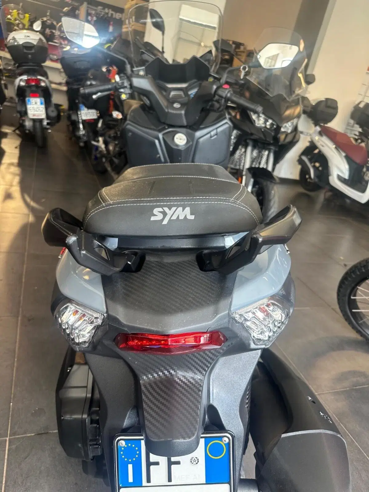 Sym Joymax 300 Z+ (2021 - 24) (5)