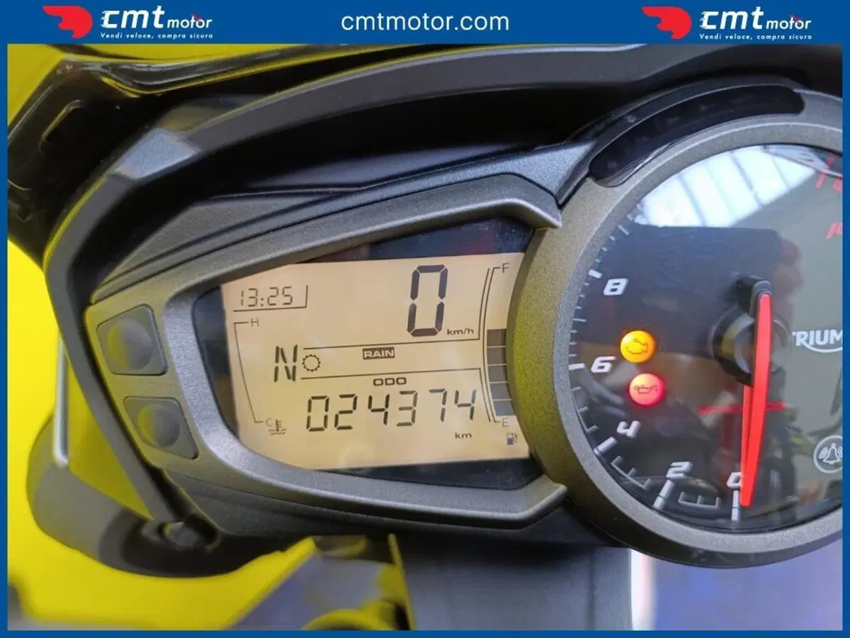 Triumph Street Triple R (2020 - 22) (5)