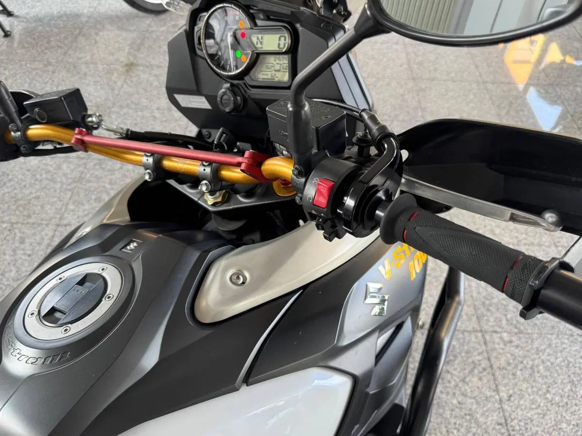 Suzuki V-Strom 1000 ABS (2014 - 17) (7)