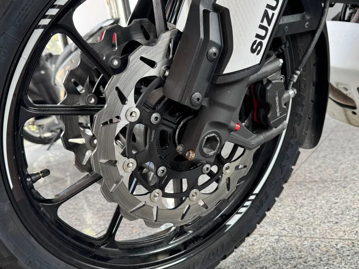 Suzuki V-Strom 1000 ABS (2014 - 17) (12)