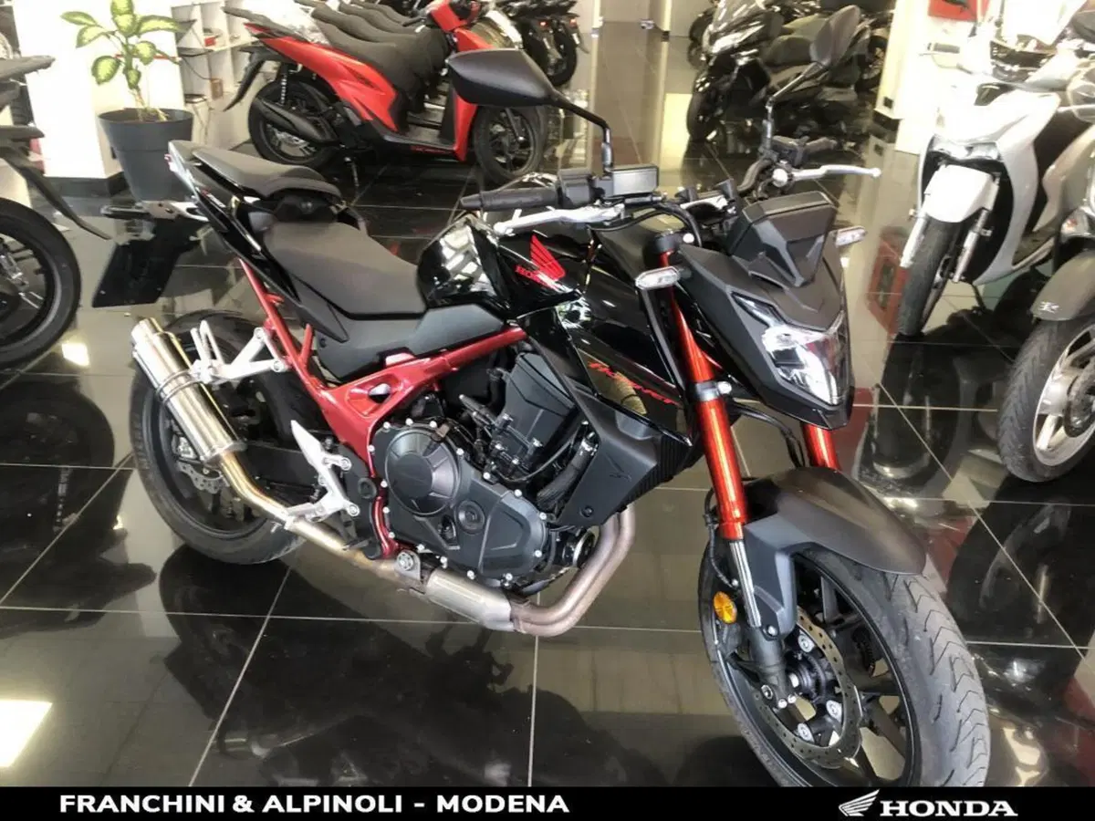 Honda CB 750 Hornet (2023 - 24) (3)