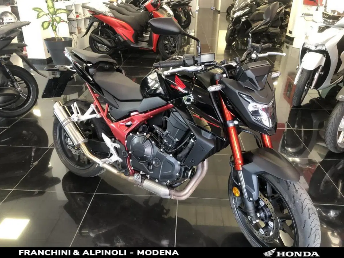 Honda CB 750 Hornet (2023 - 24) (4)