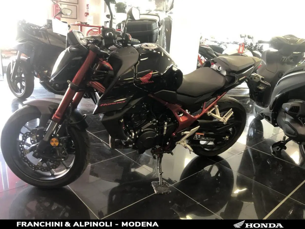 Honda CB 750 Hornet (2023 - 24) (10)