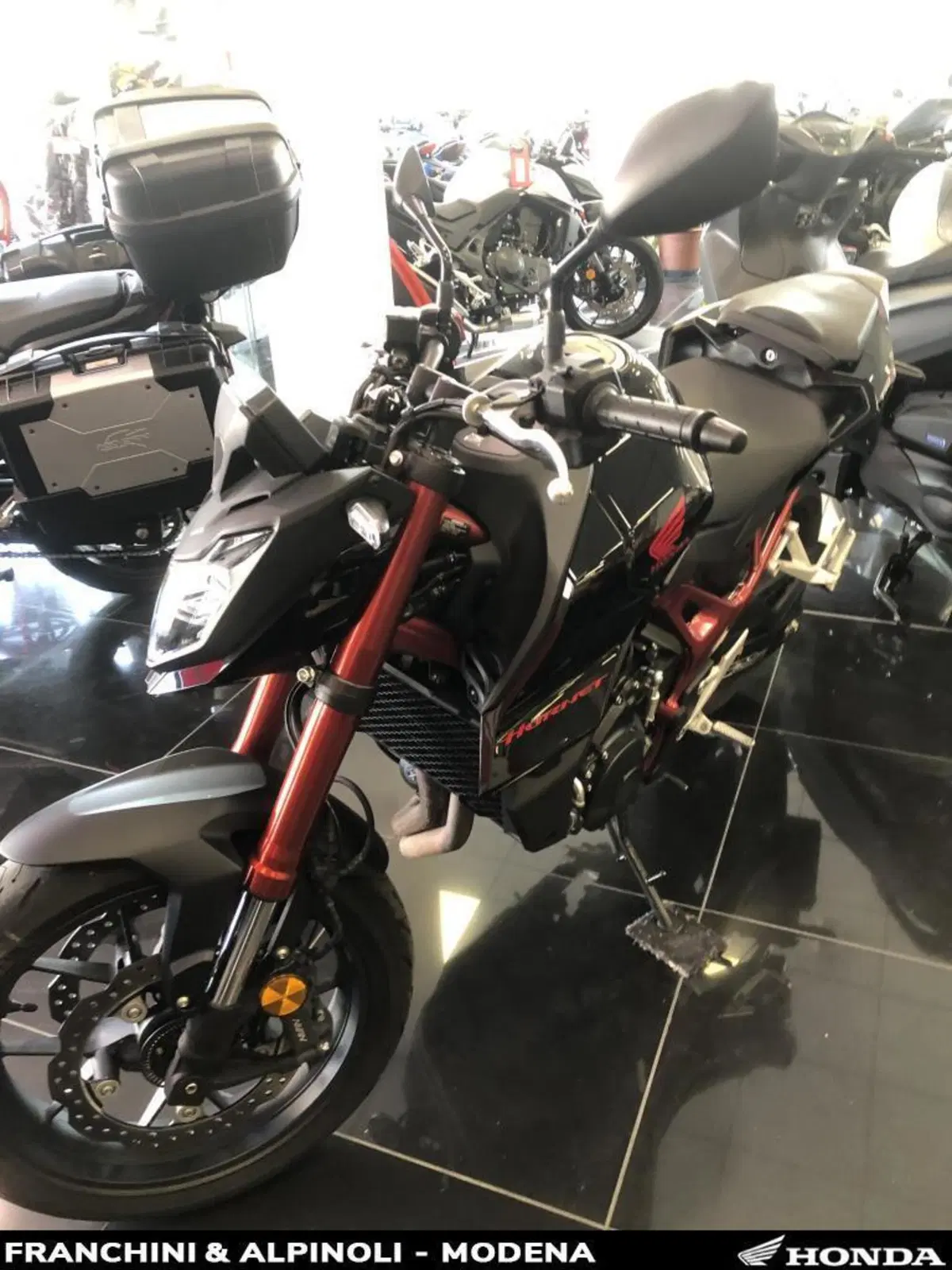Honda CB 750 Hornet (2023 - 24) (5)