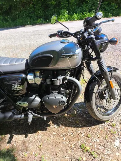 Triumph Bonneville T120 Black (2021 - 25) usata