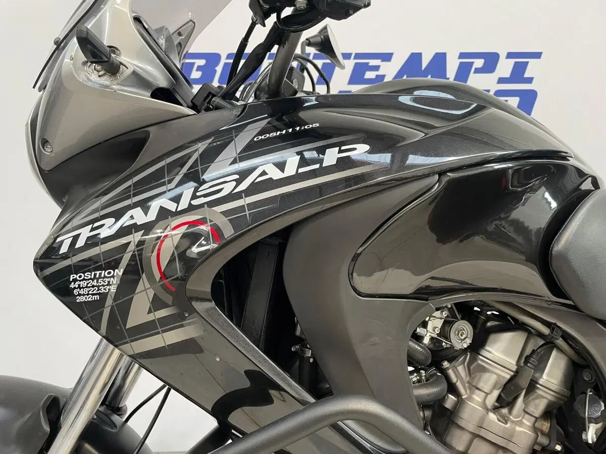 Honda Transalp XL 700 V (2007 - 2013) (4)