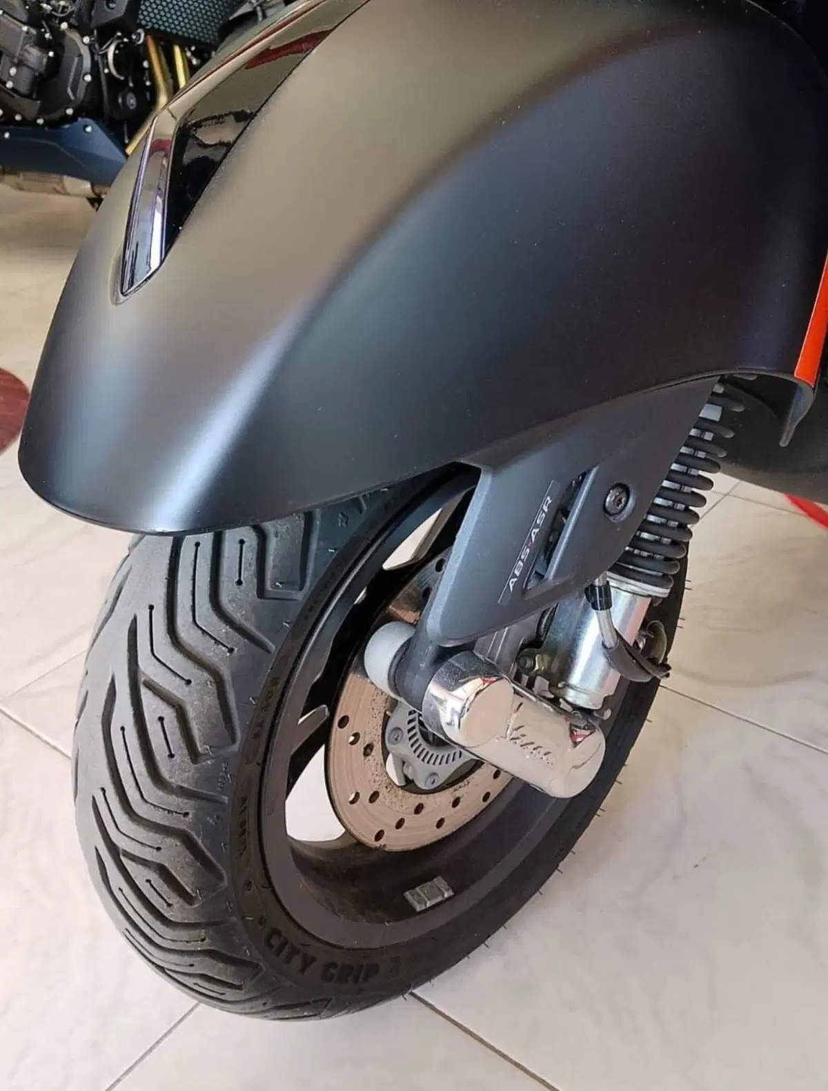 Vespa GTS 300 Super Sport (2023 - 24) (8)
