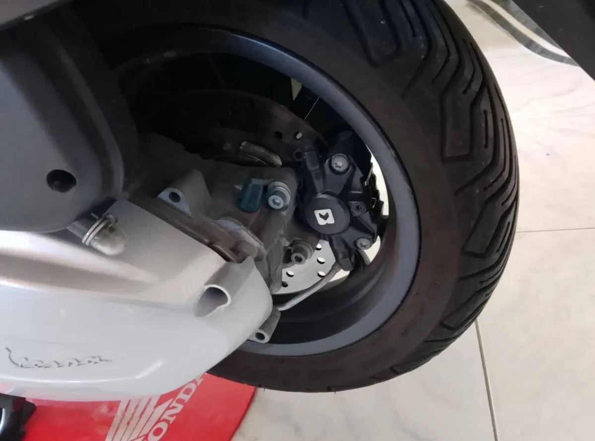 Vespa GTS 300 Super Sport (2023 - 24) (9)