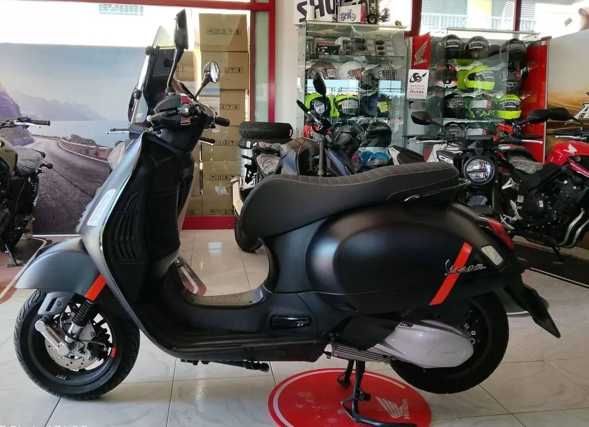 Vespa GTS 300 Super Sport (2023 - 24) (3)
