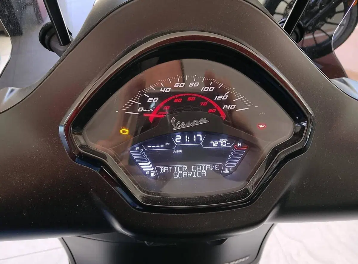 Vespa GTS 300 Super Sport (2023 - 24) (6)