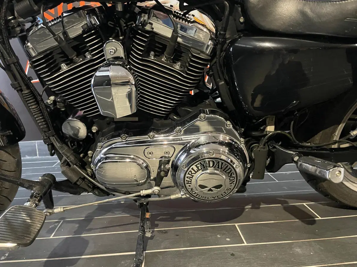 Harley-Davidson 1200 SuperLow (2014 - 16) - XL 1200T (12)