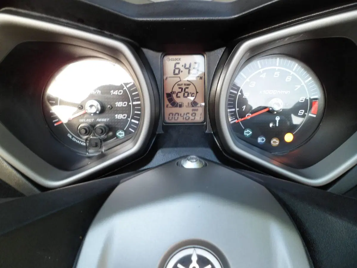 Yamaha X-Max 400 ABS (2013 - 16) (8)