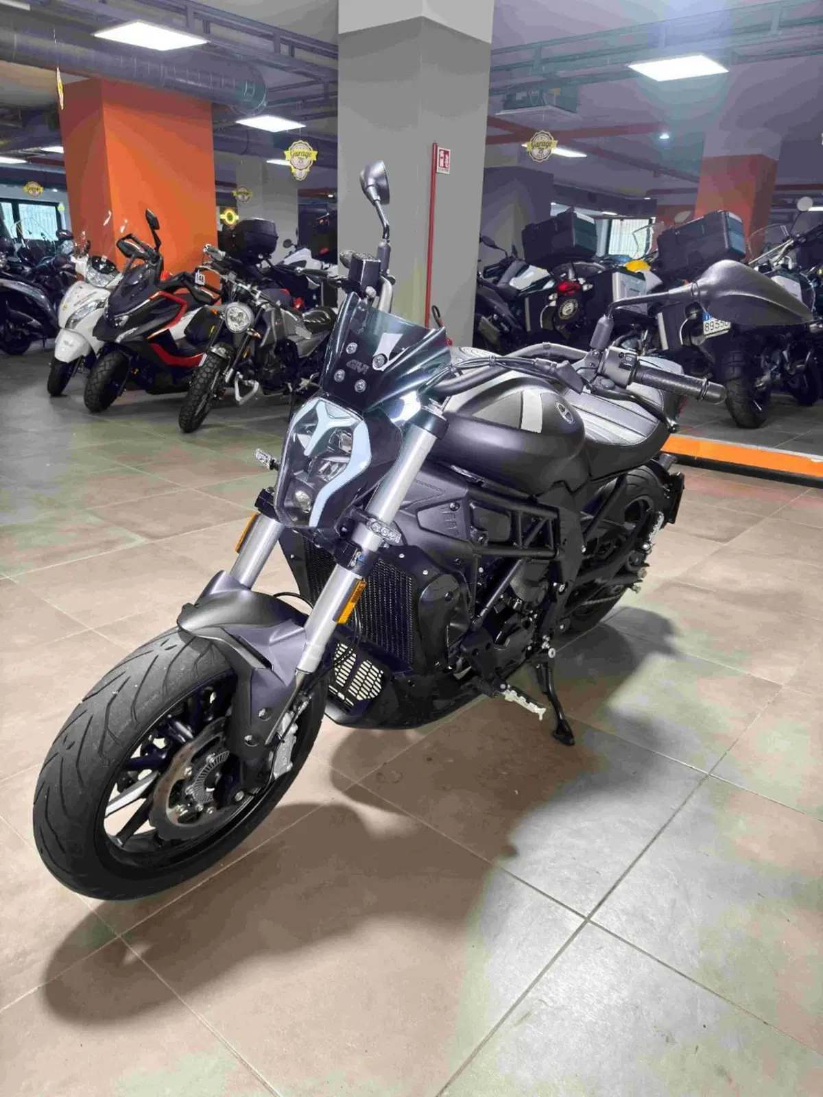 Benelli 502 C (2021 - 25) (3)