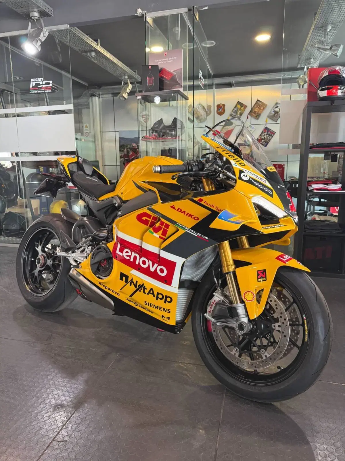 Ducati Panigale V4 Bagnaia 2023 World Champion Replica (2024)