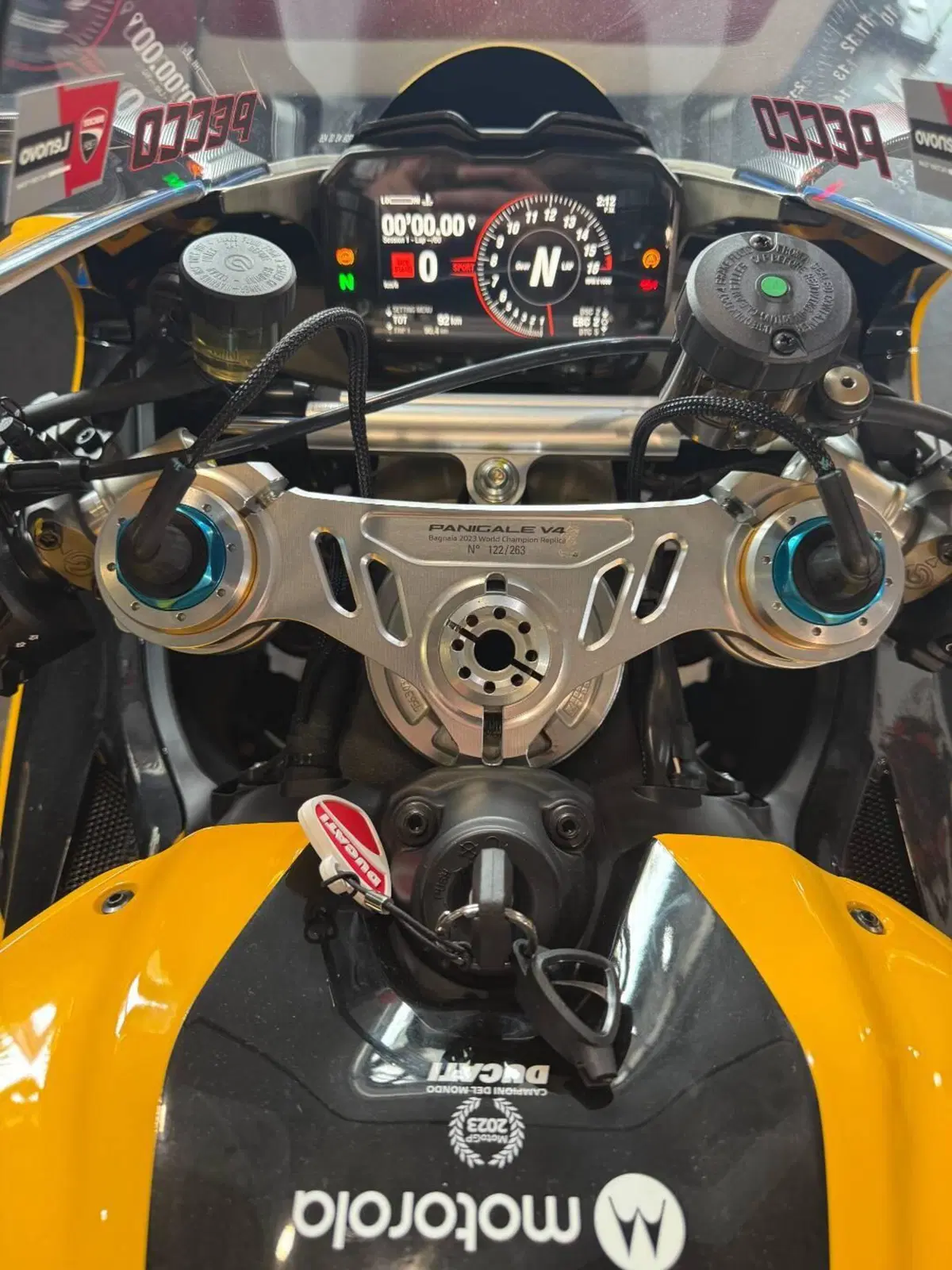 Ducati Panigale V4 Bagnaia 2023 World Champion Replica (2024) (9)