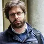 Barberis, Capo di Gabinetto di Sala a Milano, passa col rosso in scooter. Patente ritirata