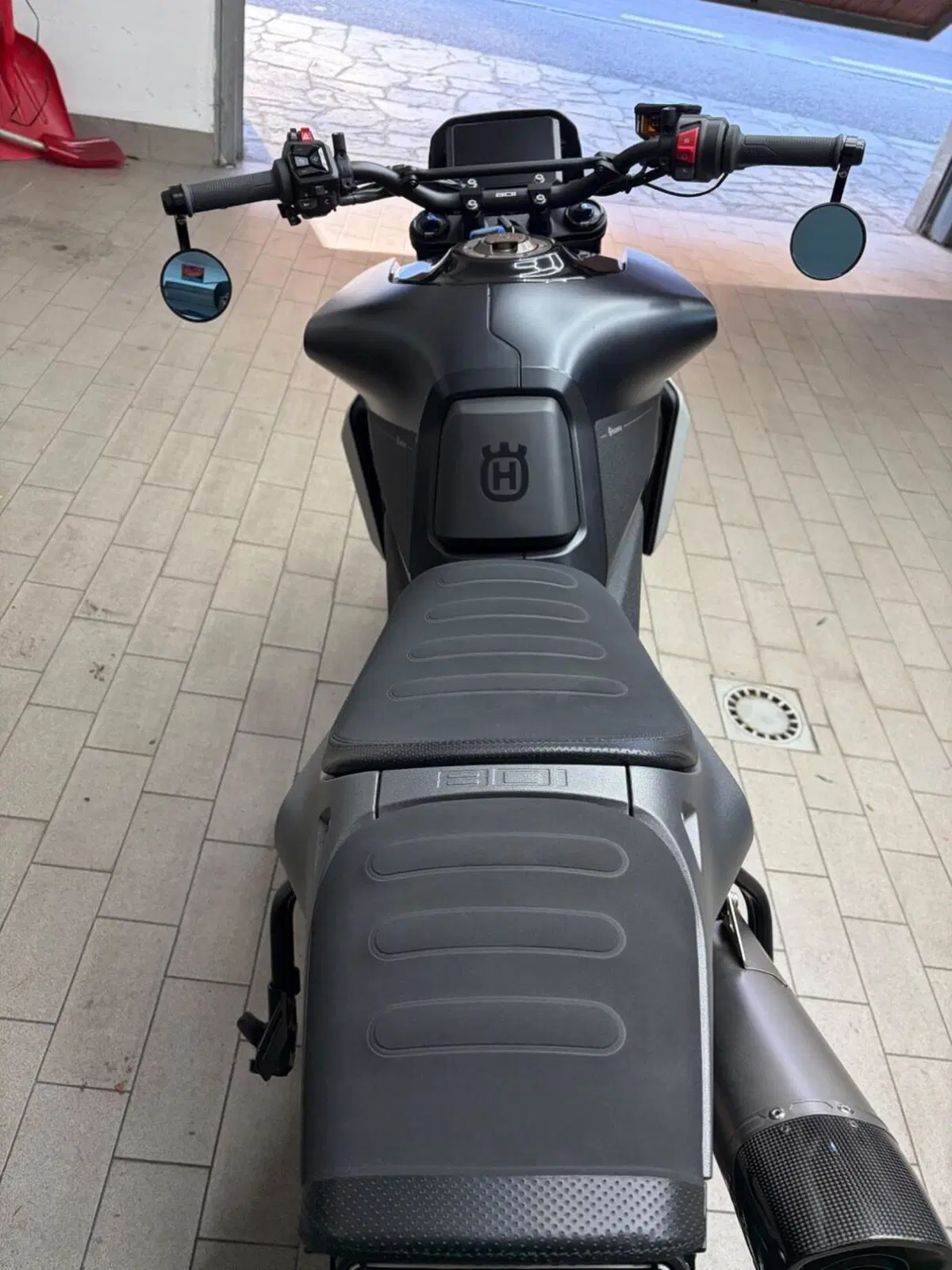 Husqvarna Svartpilen 801 (2024 - 26) (9)