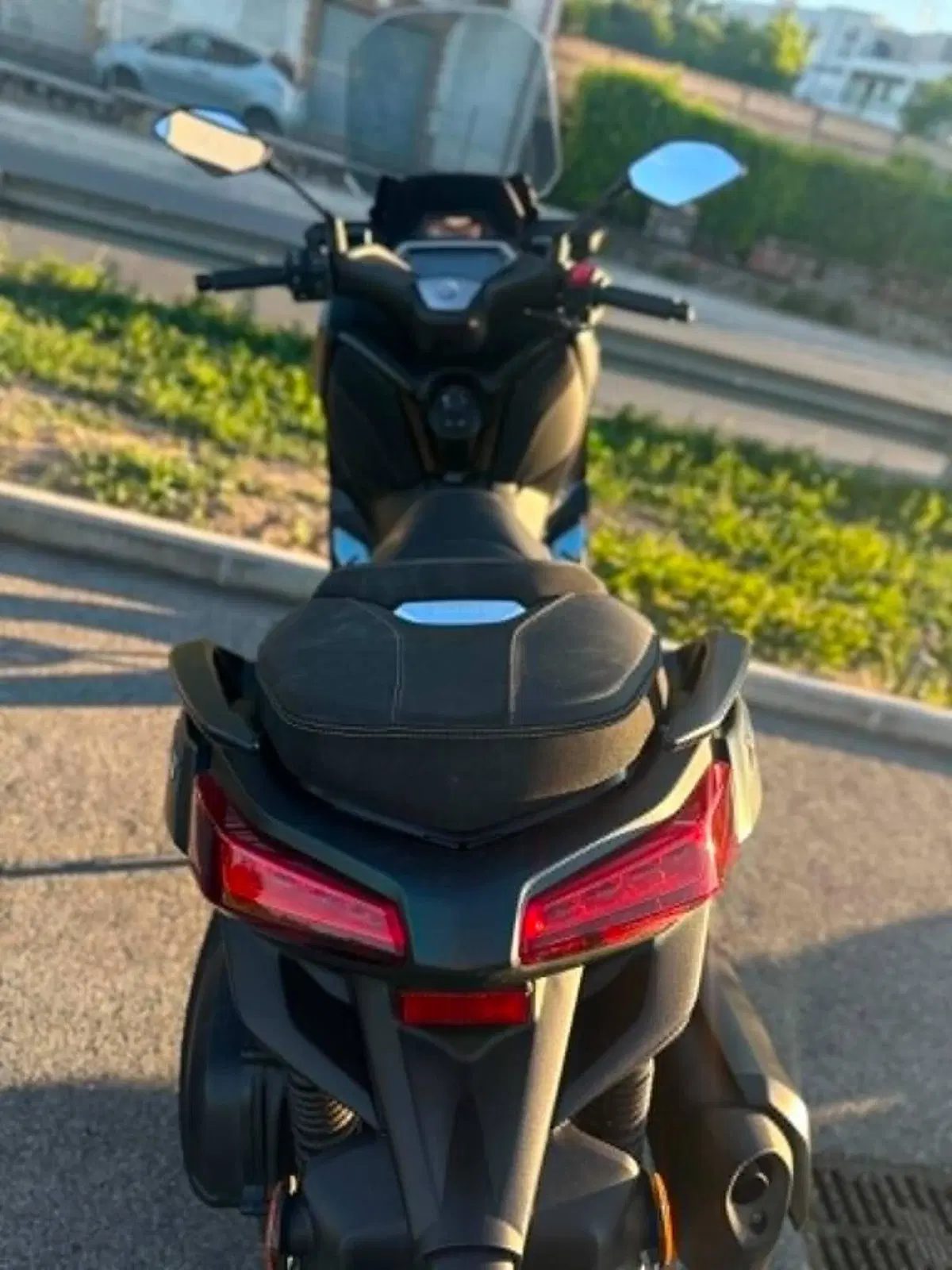Yamaha X-Max 300 Tech Max (2021 - 24) (4)