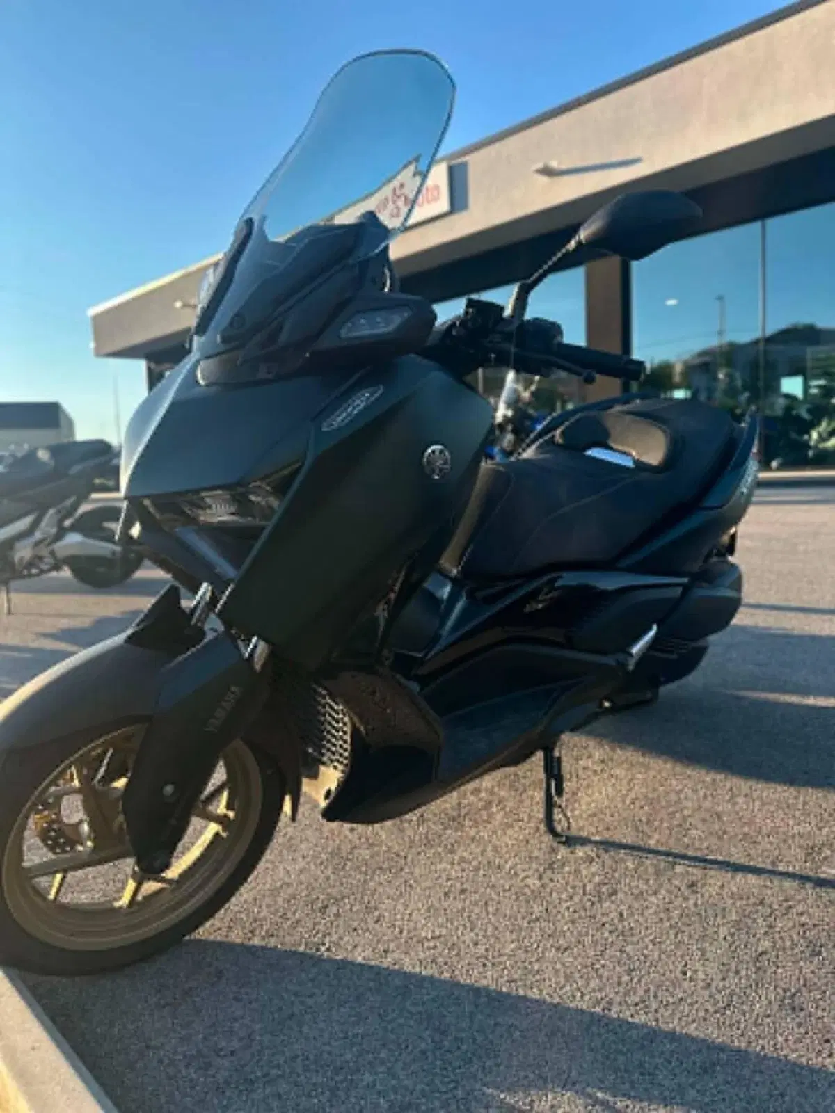 Yamaha X-Max 300 Tech Max (2021 - 24) (9)