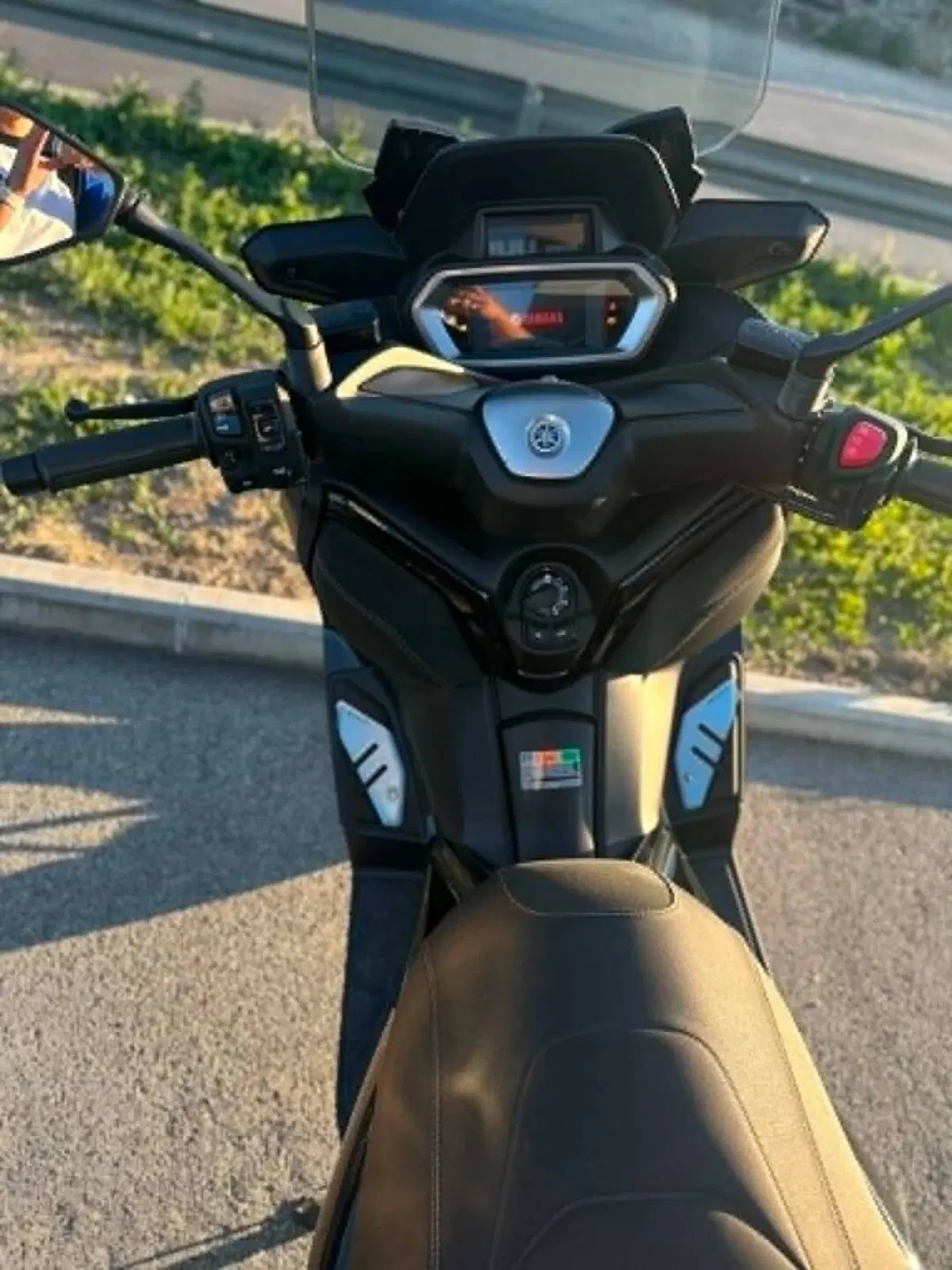 Yamaha X-Max 300 Tech Max (2021 - 24) (10)