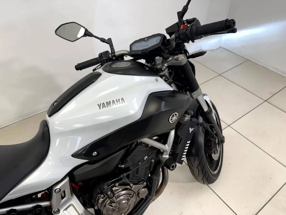 Yamaha MT-07 ABS (2014 - 16) (8)
