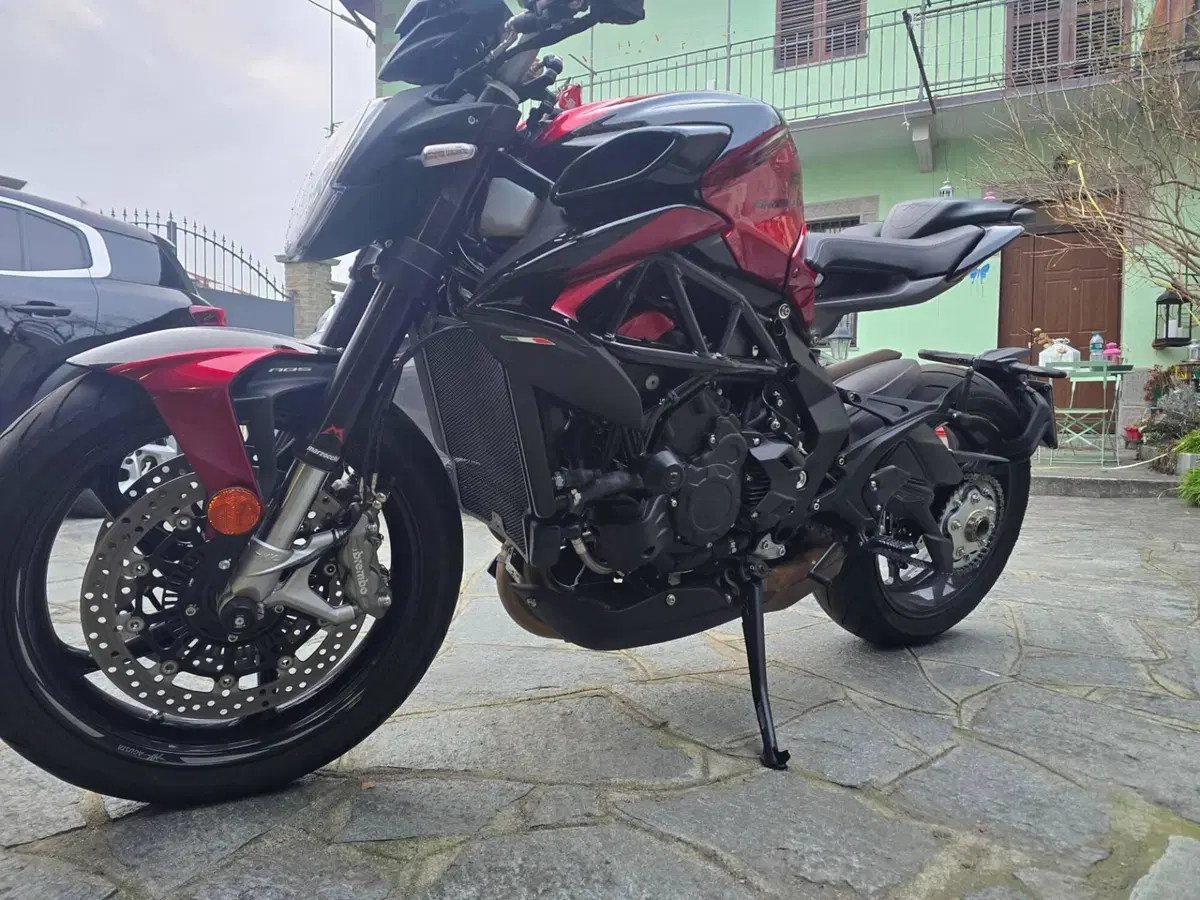 MV Agusta Brutale 800 RR (2021 - 25) (3)
