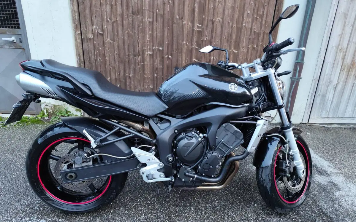 Yamaha FZ6 (2004 - 07) (4)