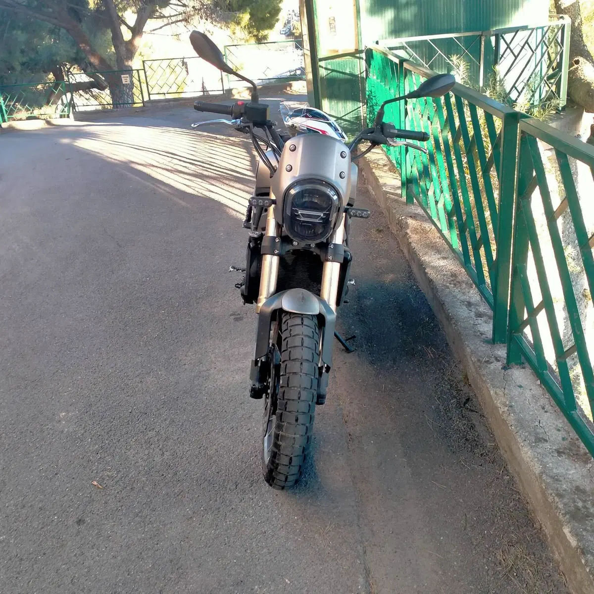 Benelli Leoncino 800 Trail (2022 - 26) (2)