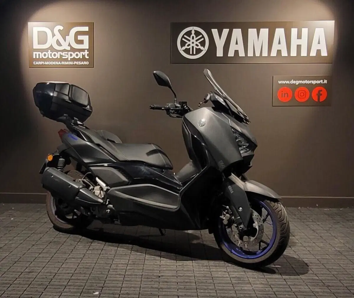 Yamaha X-Max 300 (2021 - 24) (4)