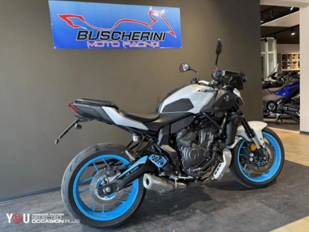 Yamaha MT-07 Y-AMT (2025 - 26) (4)