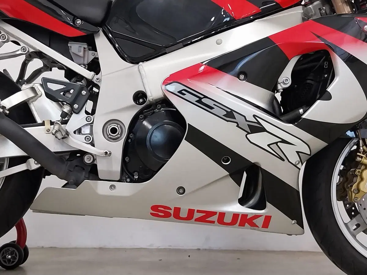 Suzuki GSX-R1000 (2000 - 02) (12)