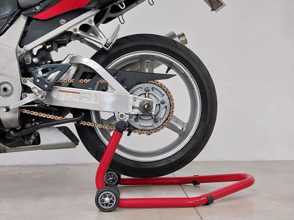 Suzuki GSX-R1000 (2000 - 02) (16)