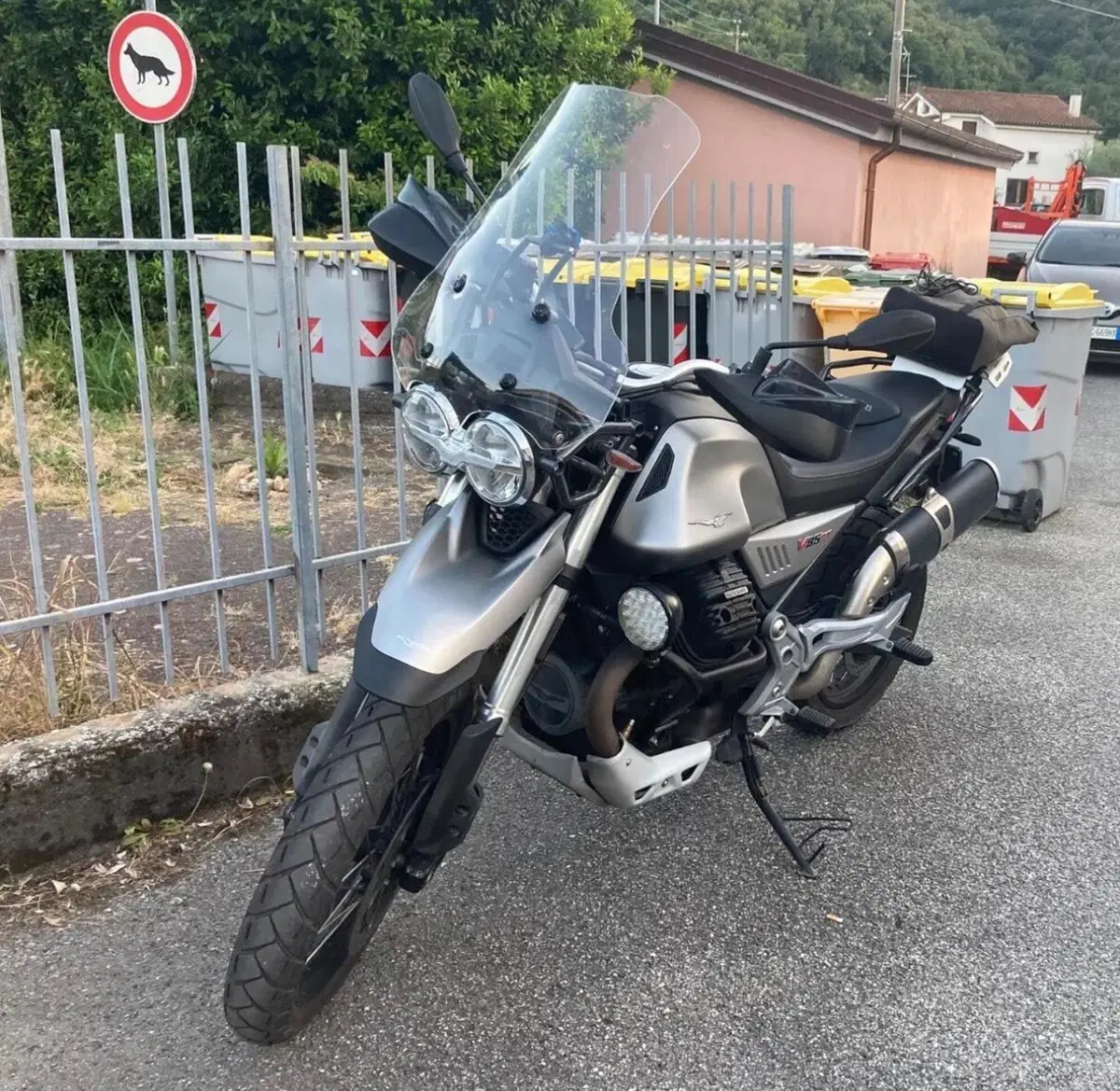 Moto Guzzi V85 TT (2019 - 20)