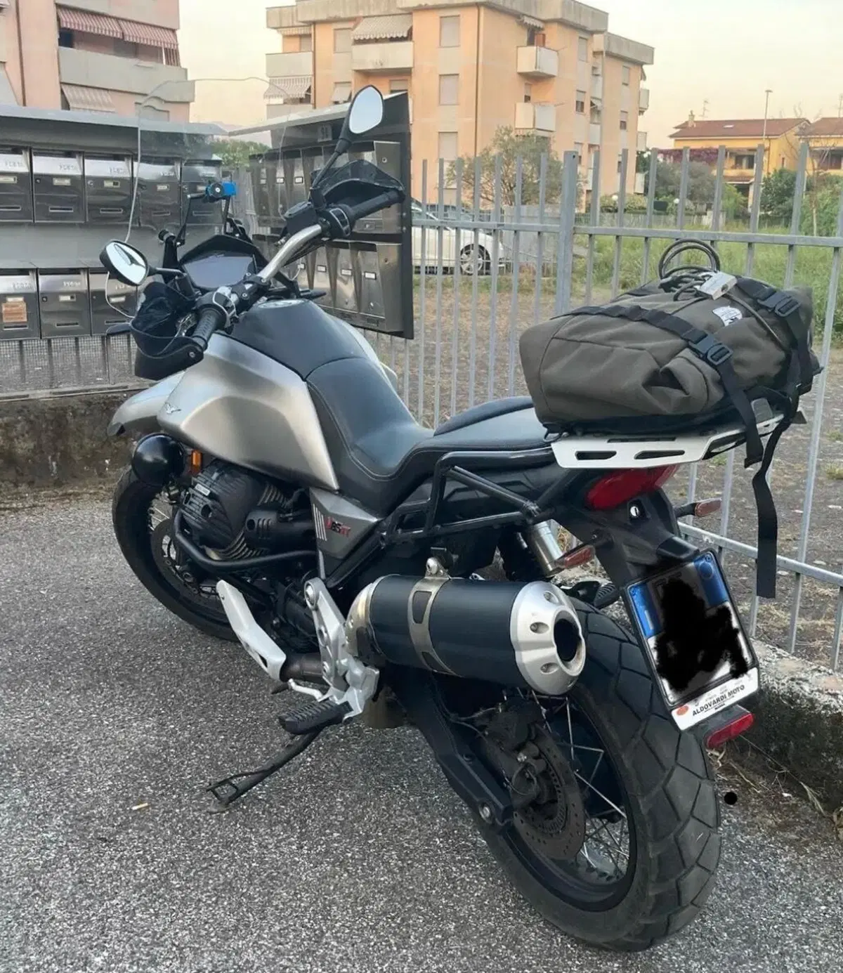Moto Guzzi V85 TT (2019 - 20) (3)