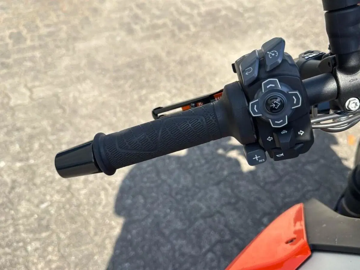 KTM 1290 Super Duke R EVO (2022 - 23) (13)