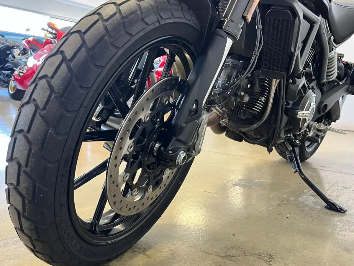Ducati Scrambler 800 Icon Dark (2021 - 22) (3)