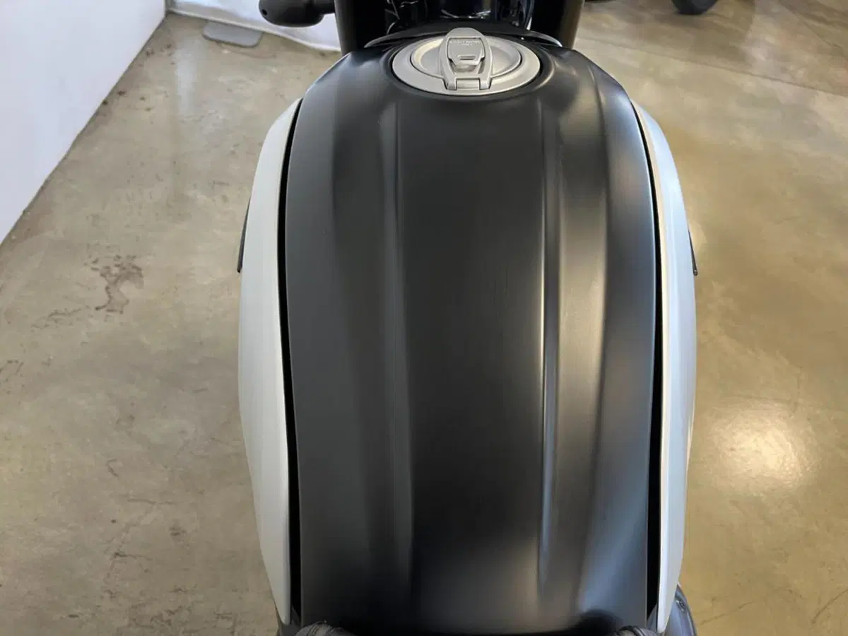 Ducati Scrambler 800 Icon Dark (2021 - 22) (10)