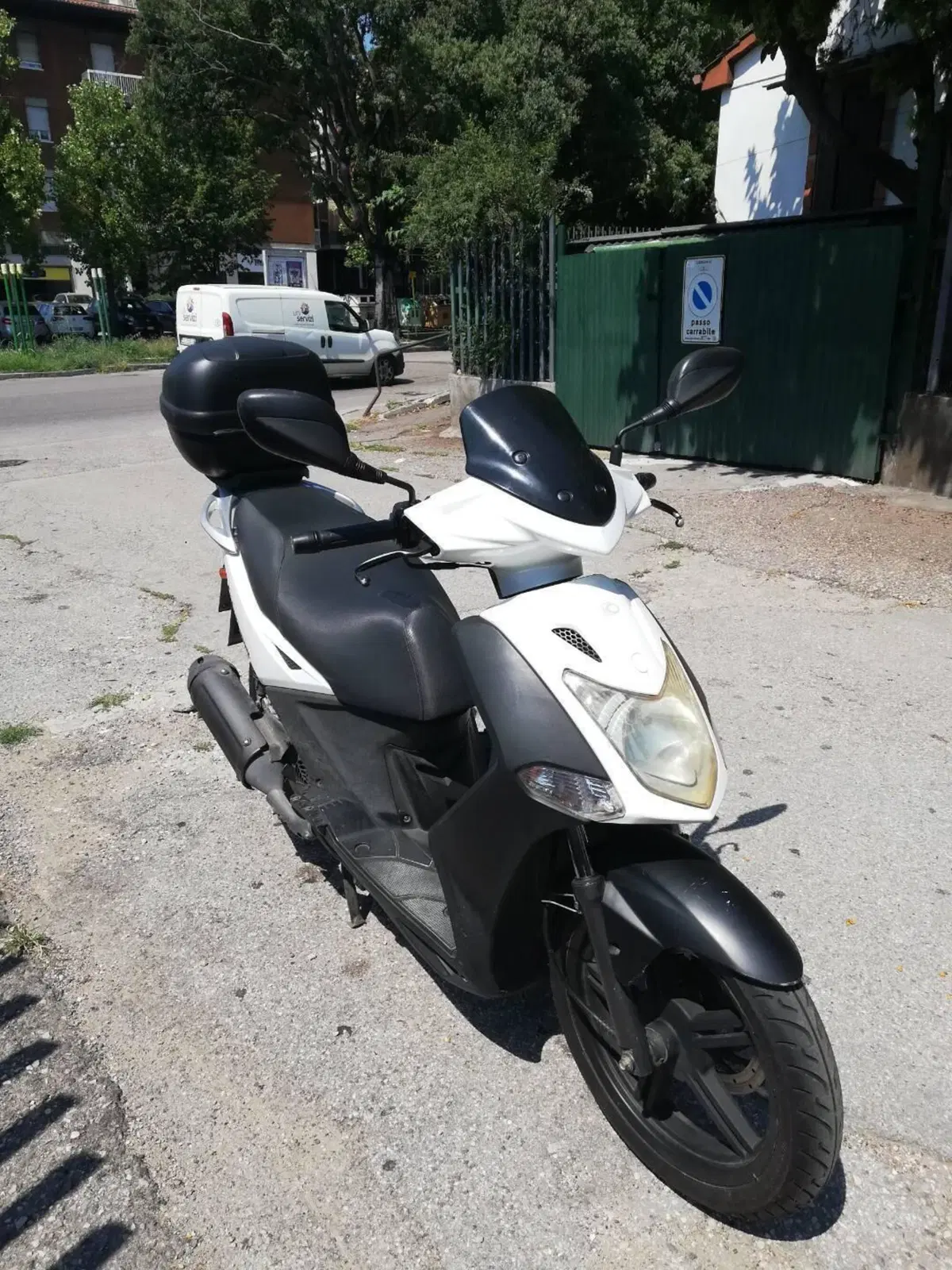 Kymco Agility 200i R16 (2008 - 16) (3)