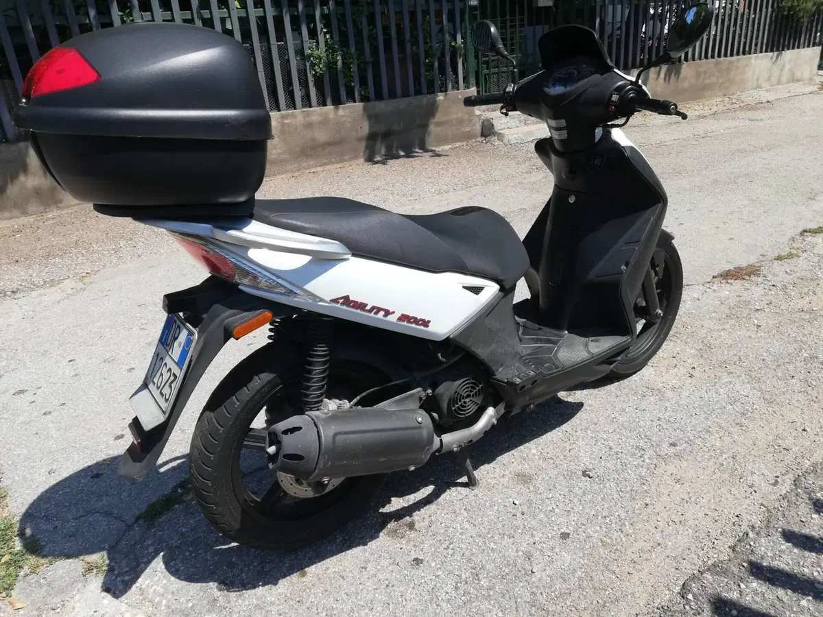 Kymco Agility 200i R16 (2008 - 16) (4)