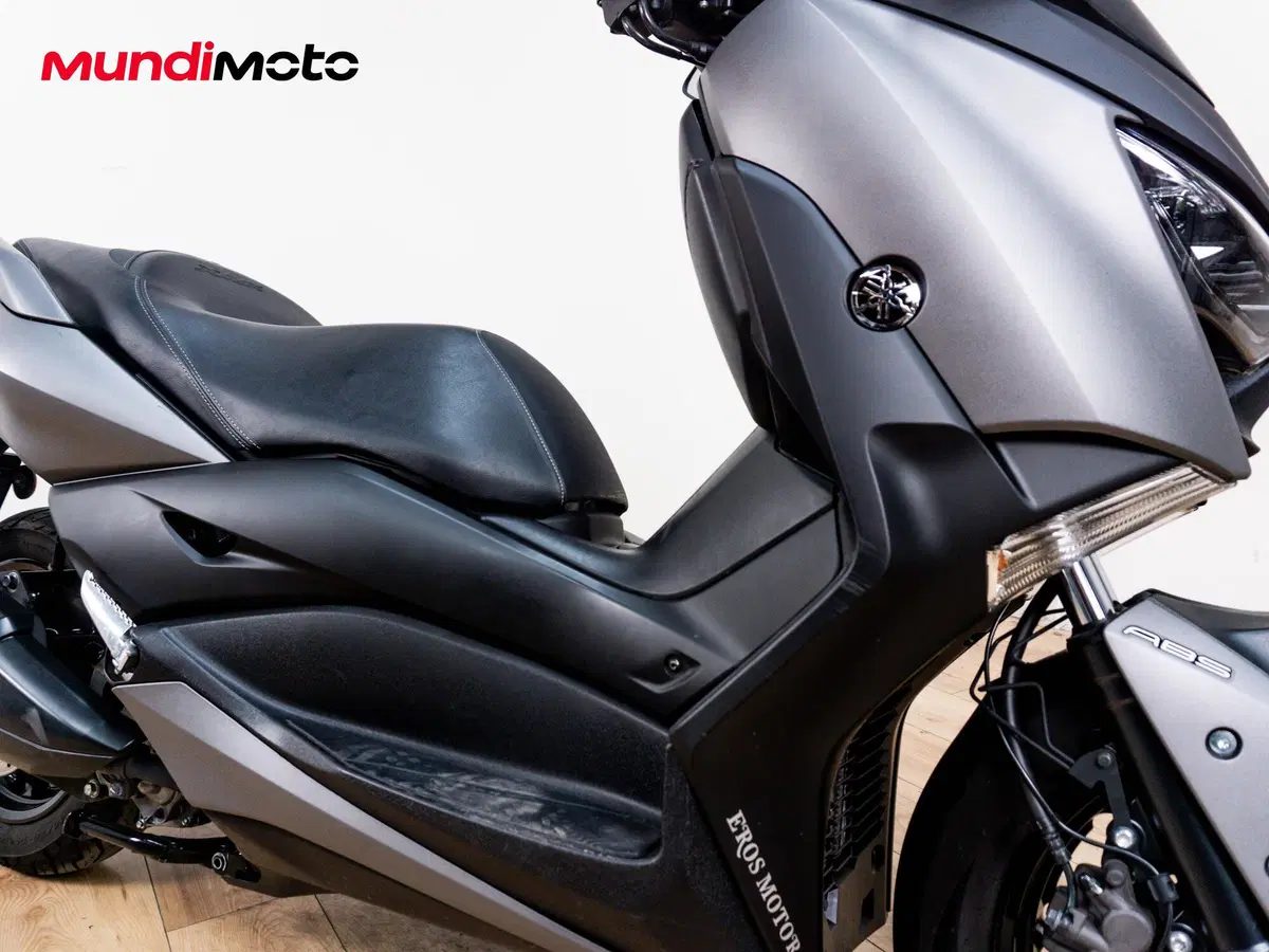 Yamaha X-Max 300 Tech Max (2020) (5)