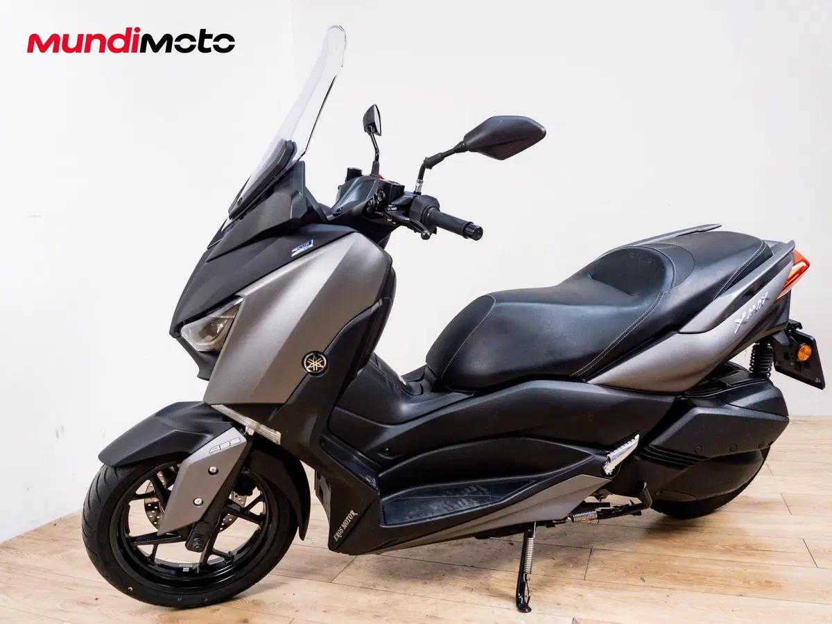 Yamaha X-Max 300 Tech Max (2020) (8)