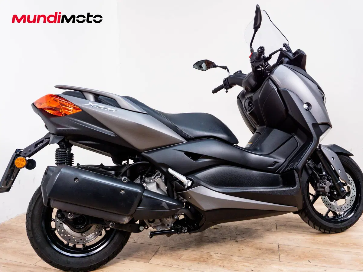 Yamaha X-Max 300 Tech Max (2020) (3)