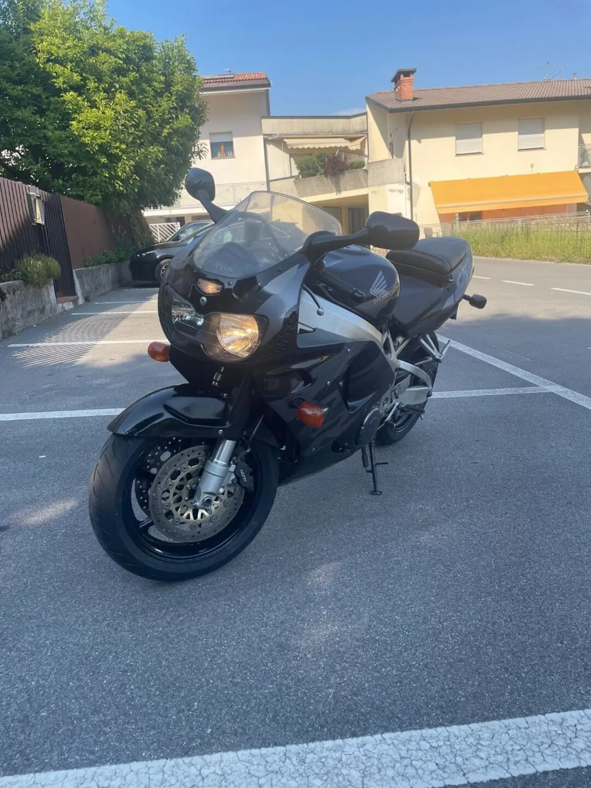 Honda CBR 900 RR (8)