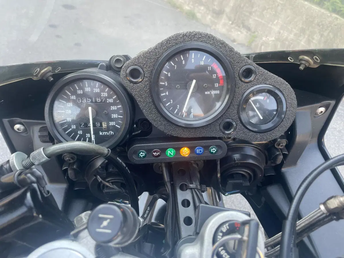 Honda CBR 900 RR (9)