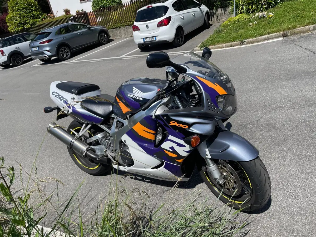 Honda CBR 900 RR Fireblade