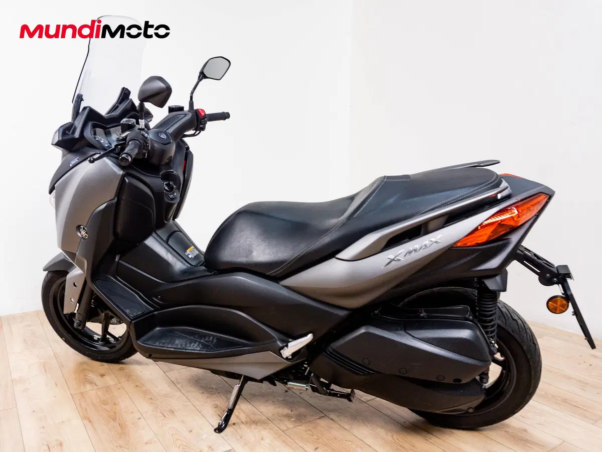 Yamaha X-Max 300 Tech Max (2020) (6)