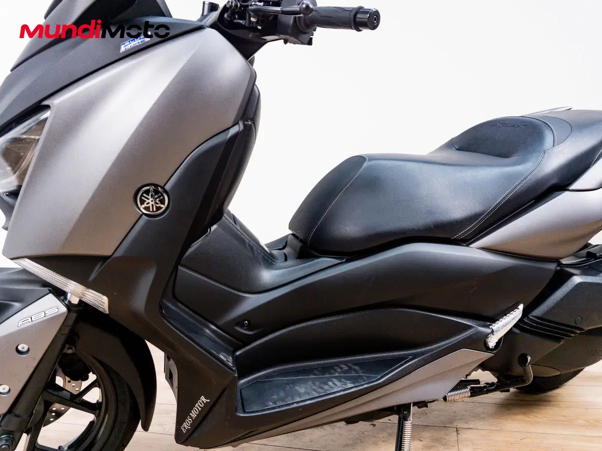 Yamaha X-Max 300 Tech Max (2020) (8)